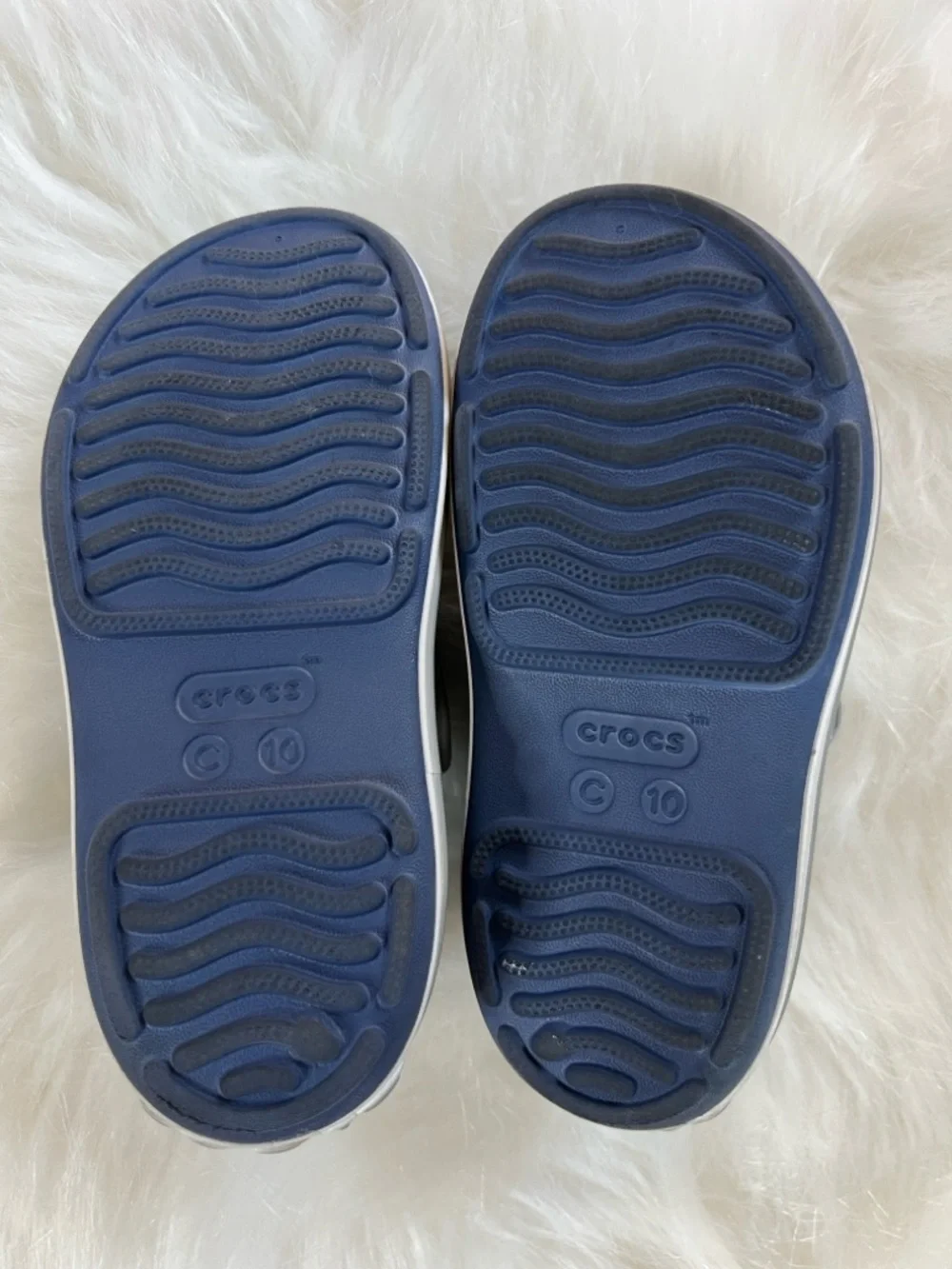 🐊🐸🌾⛱️CROCS Navy and Light Gray Kids Double-Strap Sandals